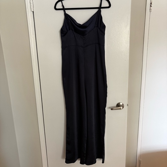 12 Rue Colette Midnight Navy Satin Jumpsuit Size L - Picture 7 of 15